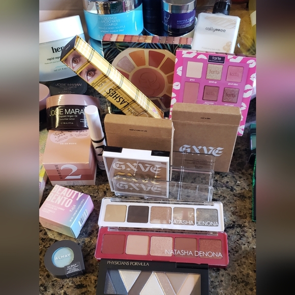 Lips💋Makeup Facial Body Hair Headbands Candles Rae Dunn Treasure Hunt New - Picture 6 of 17